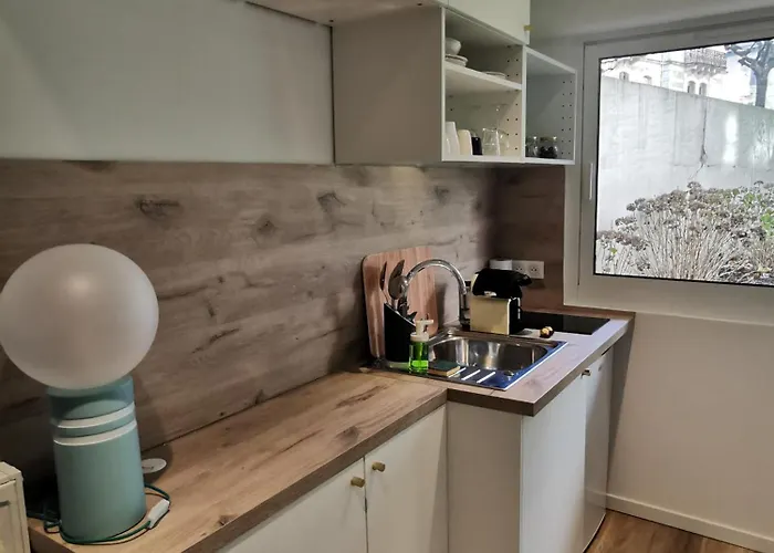 Studette Jole - * Biarritz